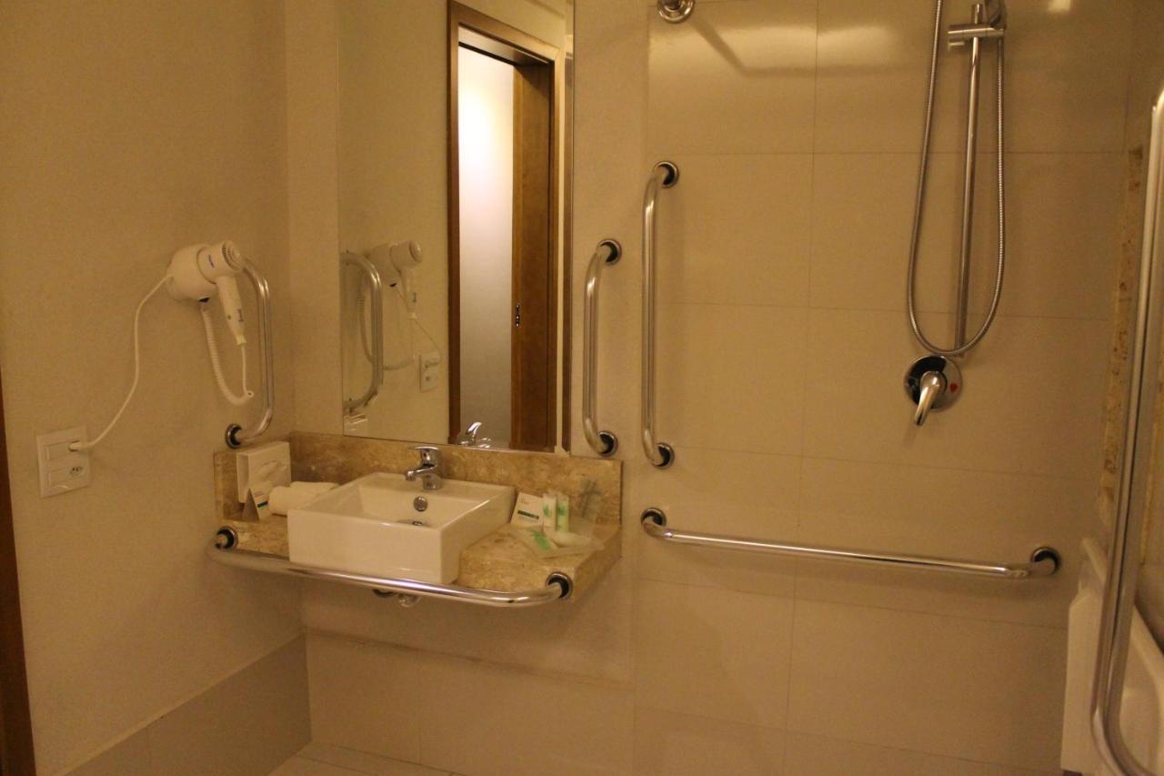 - By Ihg 4* Goiânia