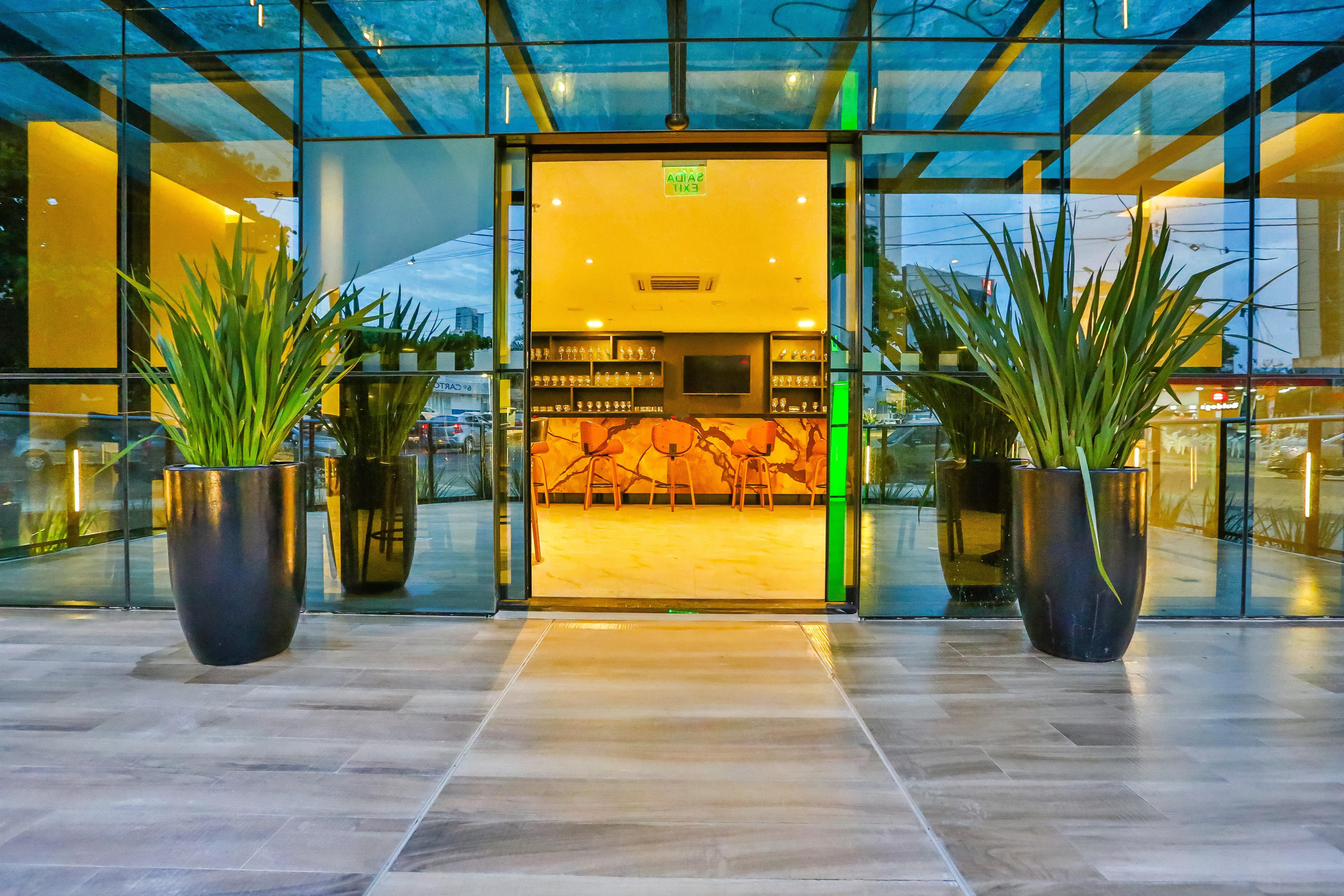 Hotel - By Ihg